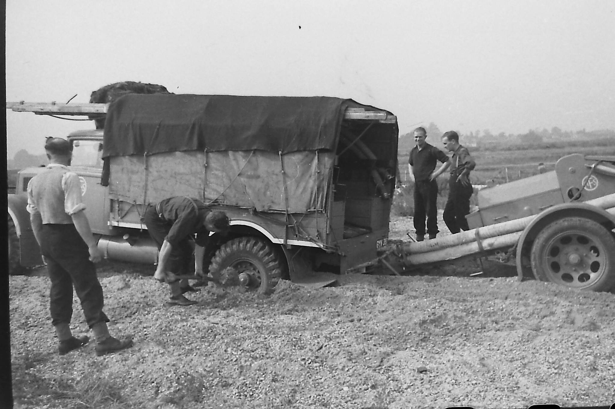 Operation_Blazer_4_landing_on_the_beaches_(18)