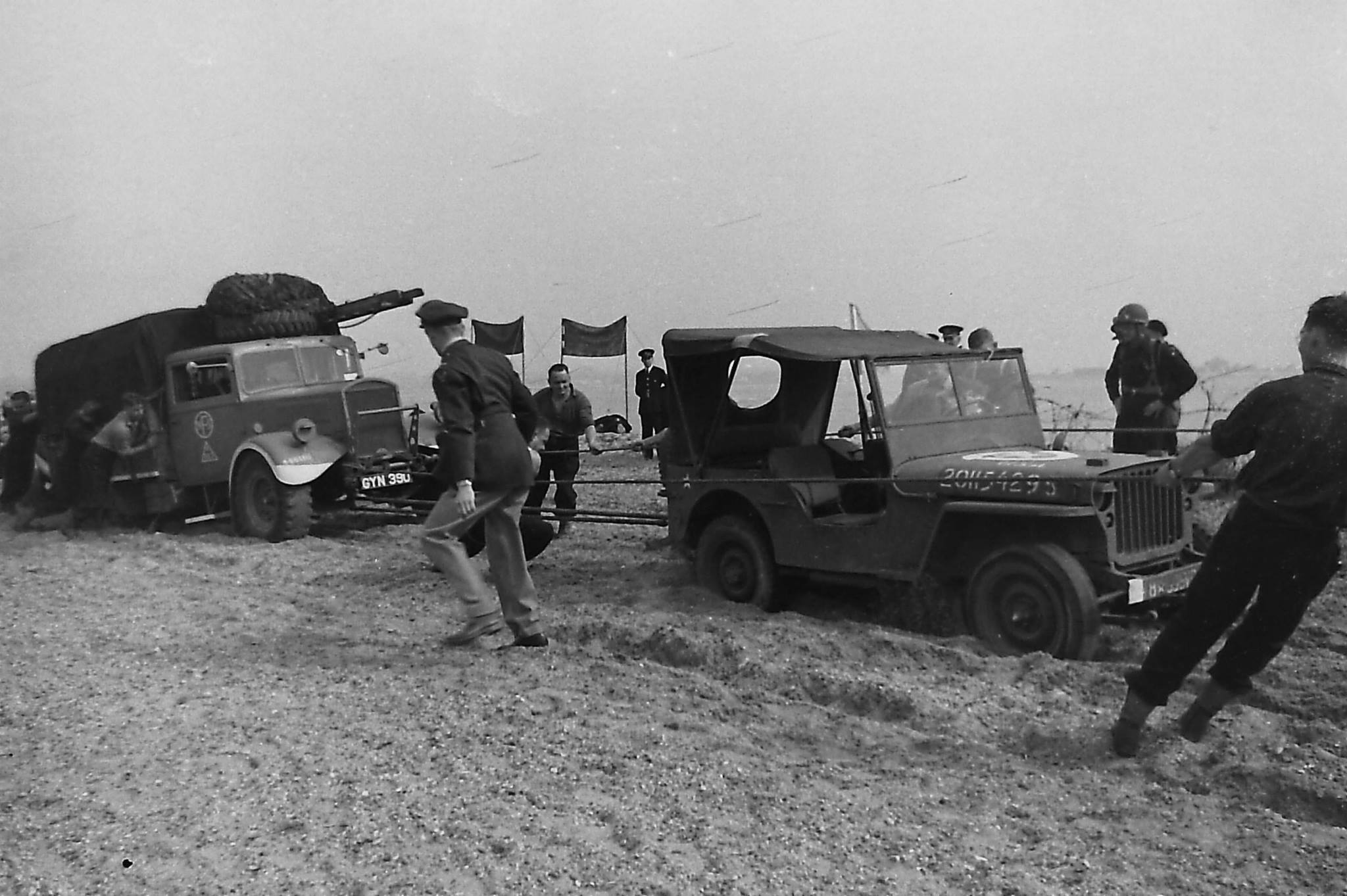 Operation_Blazer_4_landing_on_the_beaches_(19)