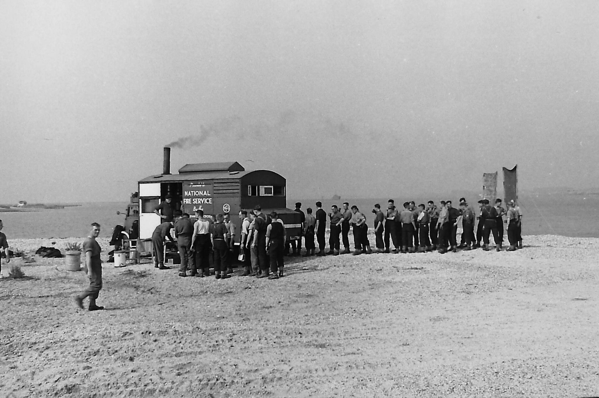 Operation_Blazer_4_landing_on_the_beaches_(23)