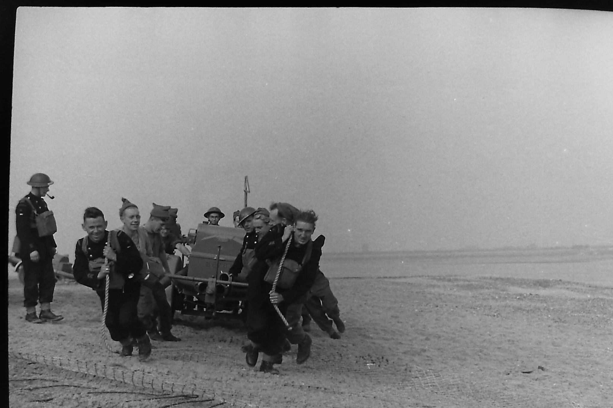Operation_Blazer_4_landing_on_the_beaches_(26)
