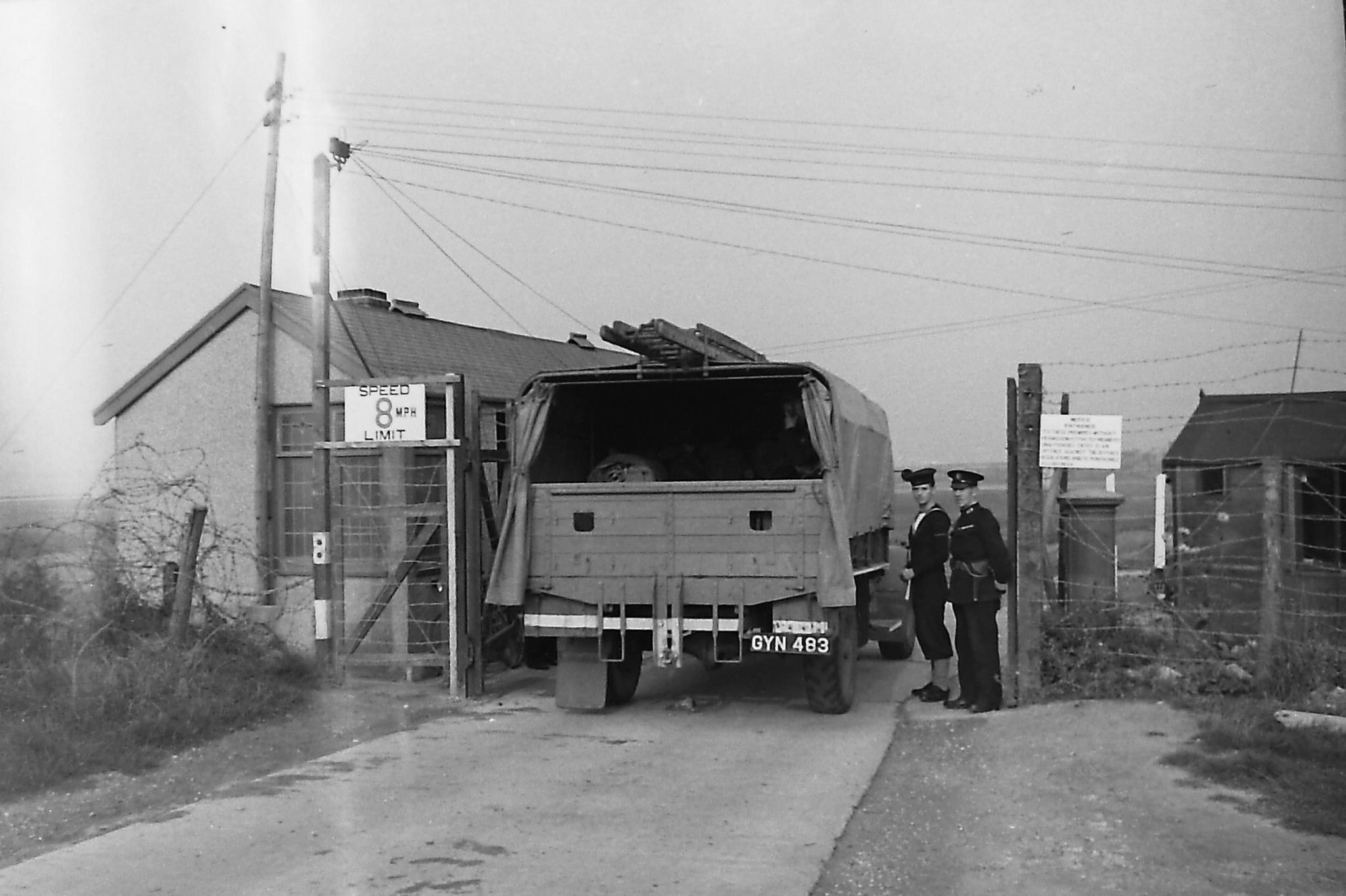 Operation_Blazer_4_landing_on_the_beaches_(40)