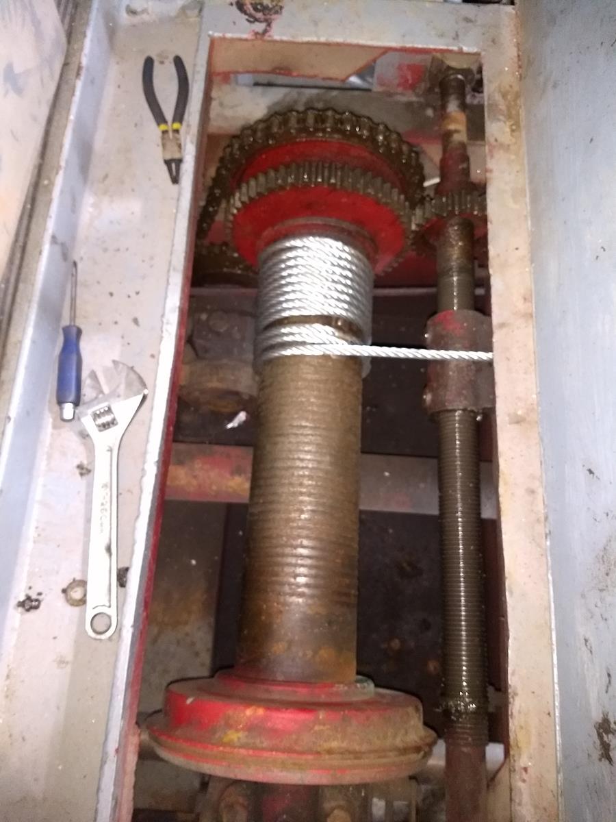 Replacing the TL cable (22)